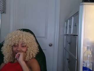 Live webcam model butterflybooty on Soda Cams