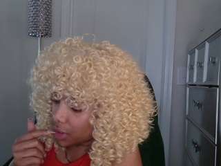 Live webcam model butterflybooty on Soda Cams