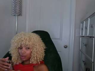 Live webcam model butterflybooty on Soda Cams