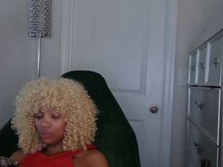 Live webcam model butterflybooty on Soda Cams