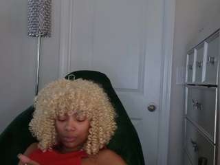 Live webcam model butterflybooty on Soda Cams