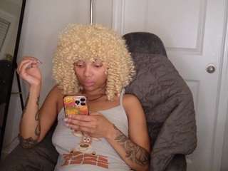 Live webcam model butterflybooty on Soda Cams