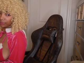 Live webcam model butterflybooty on Soda Cams