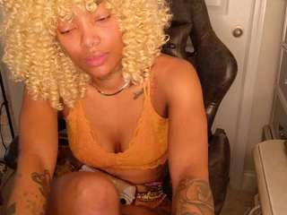 Live webcam model butterflybooty on Soda Cams