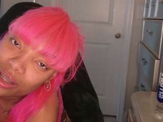 Live webcam model butterflybooty on Soda Cams