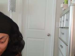 Live webcam model butterflybooty on Soda Cams