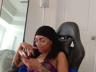 Acest model este live acum. butterflybooty