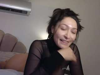 azaleiia Live Webcam on CamSoda