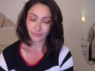 azaleiia's CamSoda show and profile