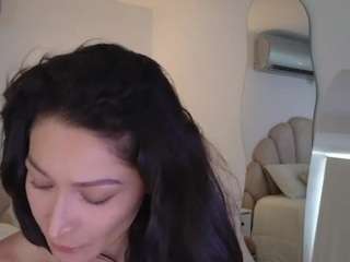 Live webcam model azaleiia on Soda Cams