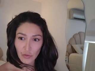 Live webcam model azaleiia on Soda Cams