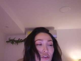 azaleiia's CamSoda show and profile