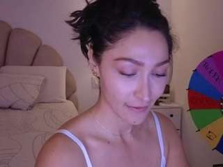 azaleiia's CamSoda show and profile