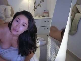 Live webcam model azaleiia on Soda Cams