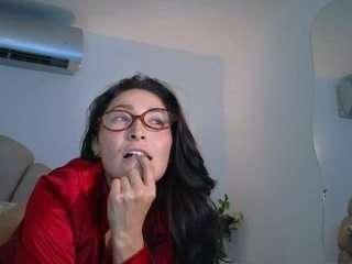 azaleiia chat