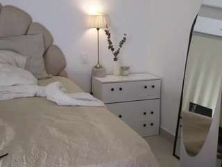 azaleiia live webcam show