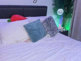 mollywhite webcam