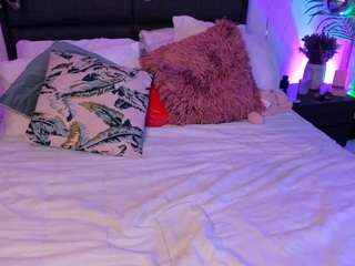 Live webcam model mollywhite on Soda Cams