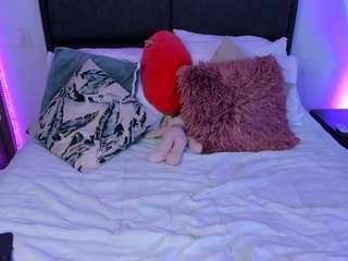 mollywhite Live Webcam on CamSoda