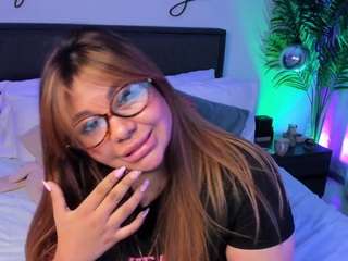 Live webcam model mollywhite on Soda Cams