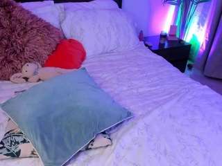 mollywhite Live Webcam on CamSoda