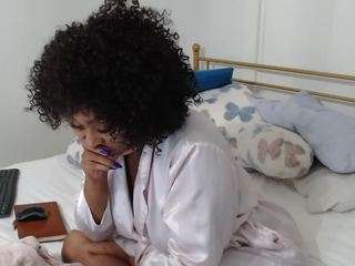 Geishapaige's cam show statistics and live stream