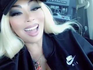 Live webcam model 808sweets on Soda Cams