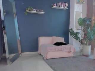 petiitstef Live Webcam on CamSoda