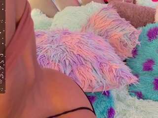 Live webcam model tarawilsonn on Soda Cams