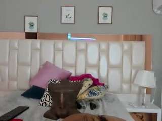 honeyxnockers webcam model