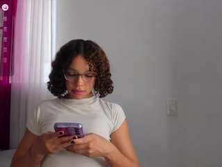 mollyybloom live webcam show