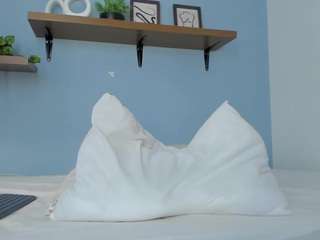 annawelk Live Webcam on CamSoda