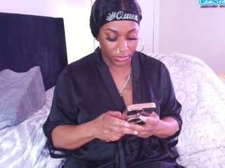 Live webcam model msfitqueen on Soda Cams