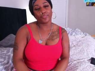 Live webcam model msfitqueen on Soda Cams