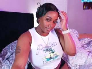 Live webcam model msfitqueen on Soda Cams