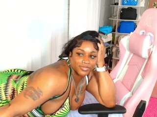 Live webcam model msfitqueen on Soda Cams