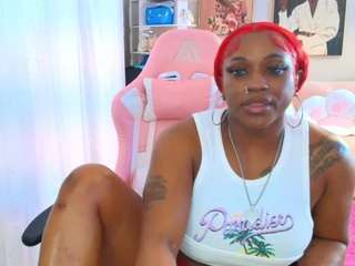 Live webcam model msfitqueen on Soda Cams