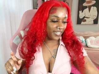 Live webcam model msfitqueen on Soda Cams