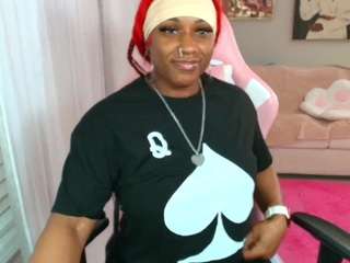 Live webcam model msfitqueen on Soda Cams