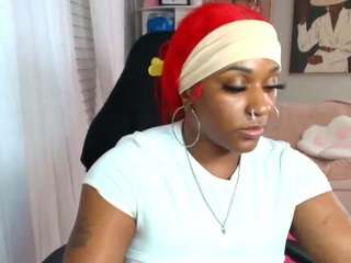 Live webcam model msfitqueen on Soda Cams