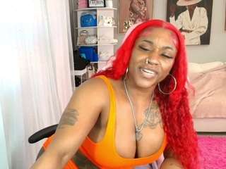 le modèle msfitqueen est en webcam porno dans un show sur le site camsoda, il possède les tags suivants: ass,lush,wet,toys,thick,tease,tattoos,strip,sex-toys,pussy,oil,no smoking,natural,bedroom,masturbation,lovense,chubby,big-nipples,black-hair,blowjob