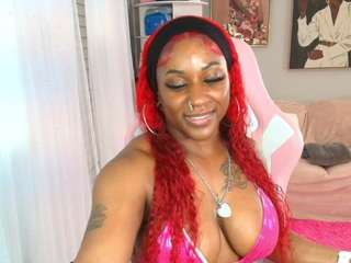 Live webcam model msfitqueen on Soda Cams