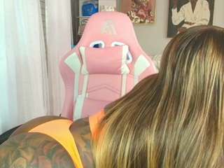 Live webcam model msfitqueen on Soda Cams