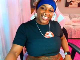 Live webcam model msfitqueen on Soda Cams