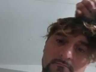 cumcumsome webcam model