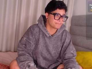 isabellamout Live Webcam on CamSoda