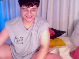 le modèle isabellamout est en webcam porno dans un show sur le site camsoda, il possède les tags suivants: anal toys,hairy pussy,toys,tomboy,tease,submissive,sph,spank,roleplay,muscular,mistress,lovense,ftm,athletic,fetish,facial piercings,drinking,dirty talk,cumshot,colombia