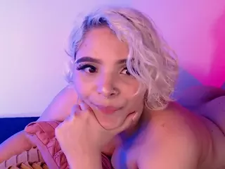 isabellamout's Live Sex Cam Show