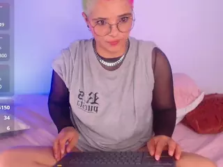 isabellamout's Live Sex Cam Show