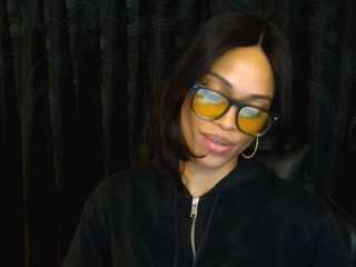 Live webcam model tiaramace on Soda Cams